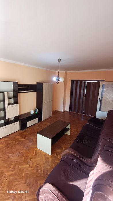 Дава се под наем многостаен апартамент в Кърджали