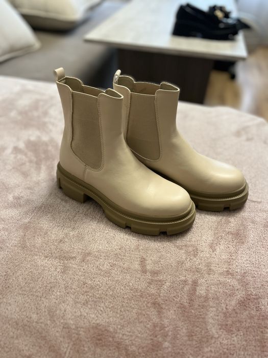 Боти дамски нови