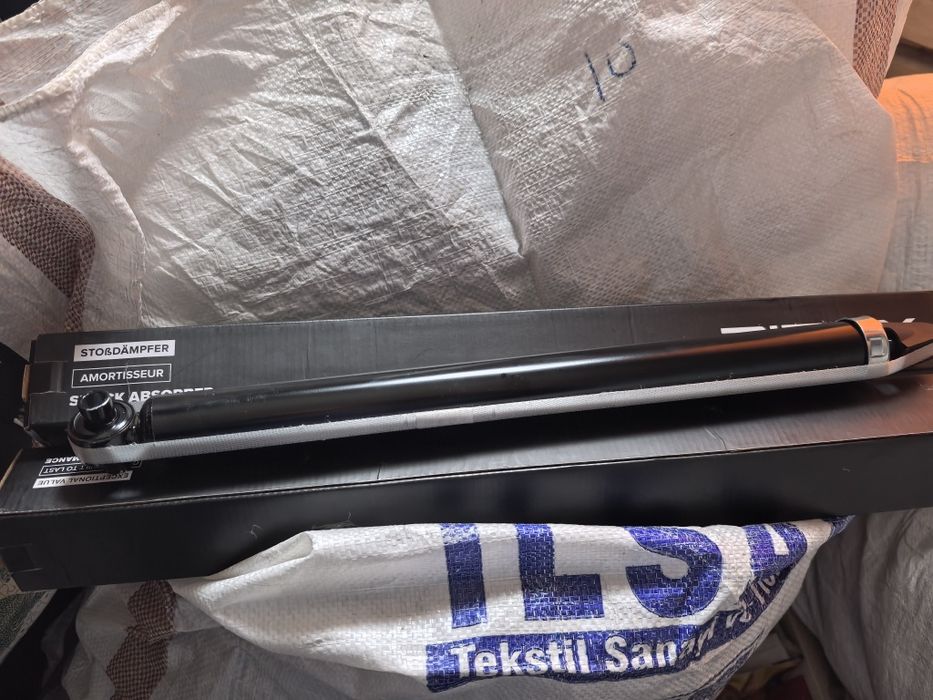 Амортисьори ЗАДНИ, за Мазда 5. Марка Ридекс.