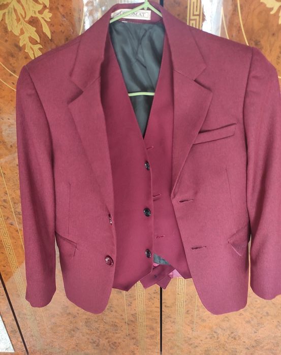 Пиджак школьный бордовый