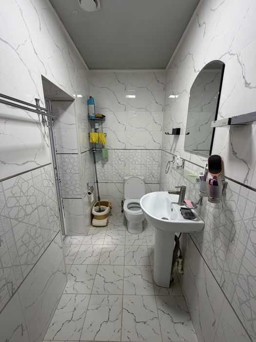 Срочно ховли сотилади  Северный Вокзал оркаси.