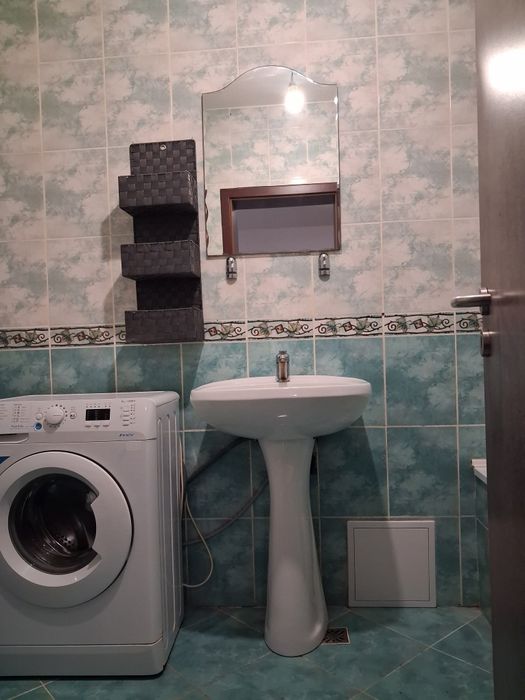 Proprietar vând apartament în Floresti, 46mp ,boxă la subsol, parcare