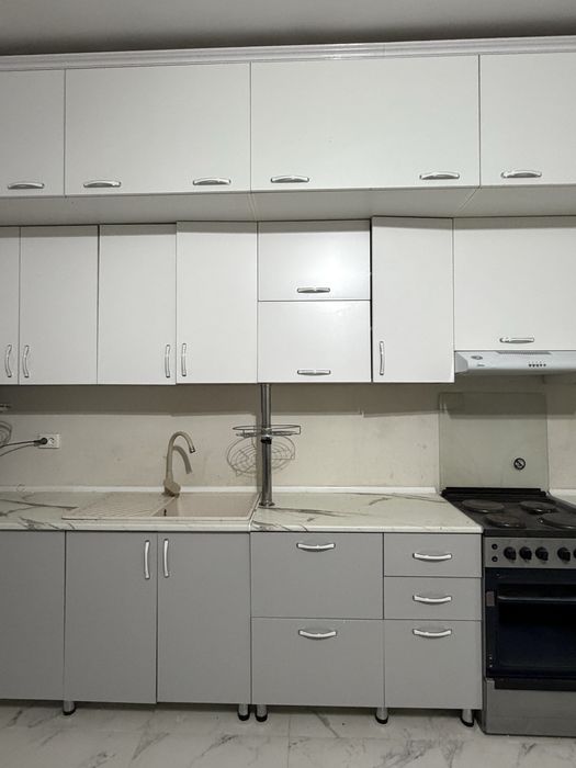 Продаётся кухонный гарниту