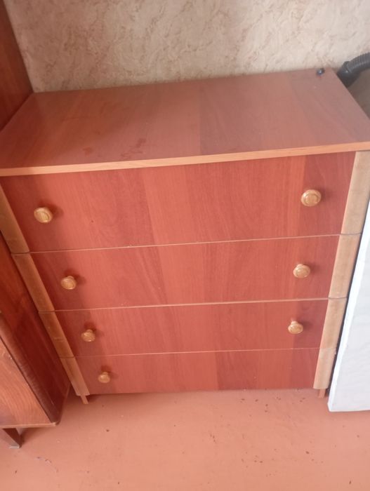 Продам заводской комод