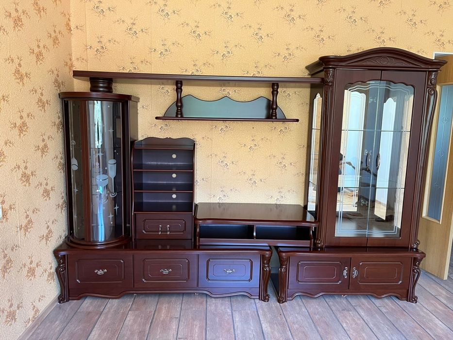 Стенка-горка для гостиной