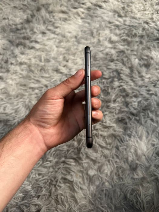 Продам Айфон 11-128GB