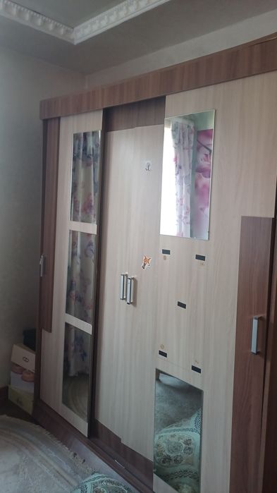 Двухярусная кровать, шкаф
