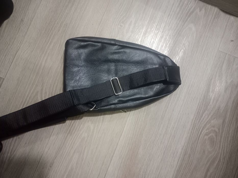 Продам барсетку кожа