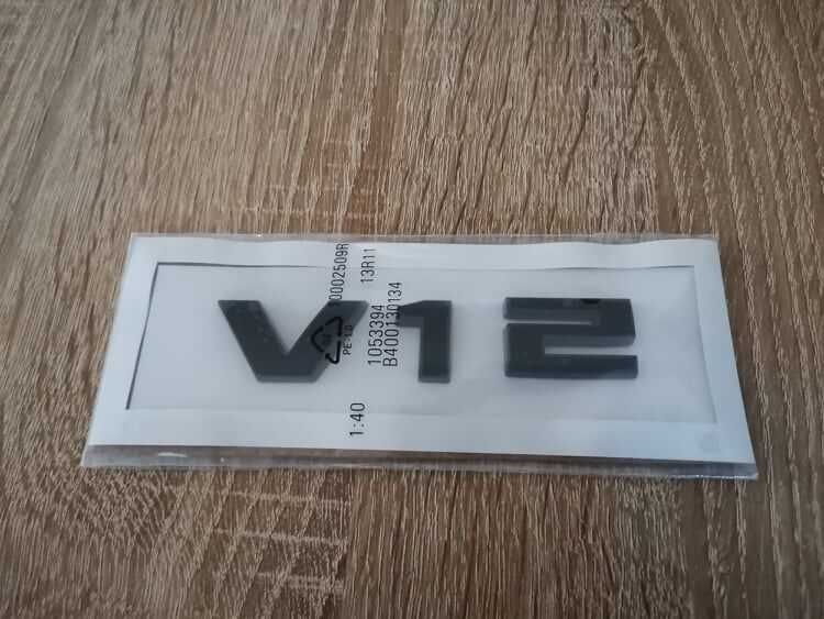 черна емблема V12 за BMW
