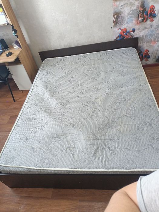 Продам кровать в хорошем состоянии