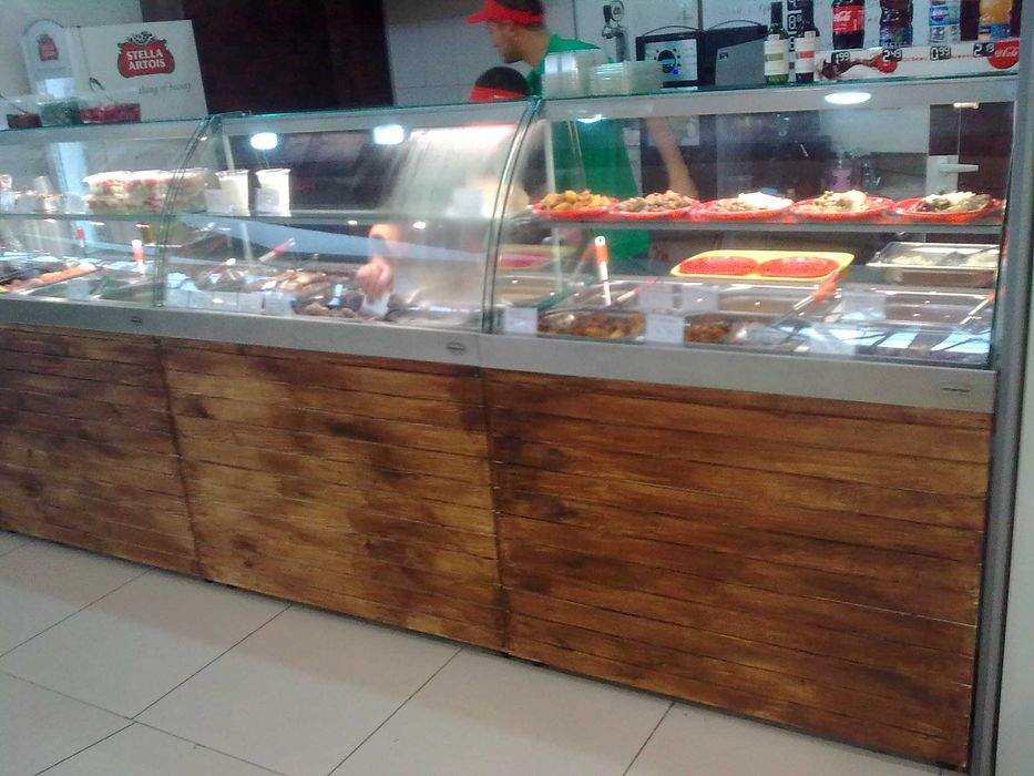 Топли и салатени витрини !