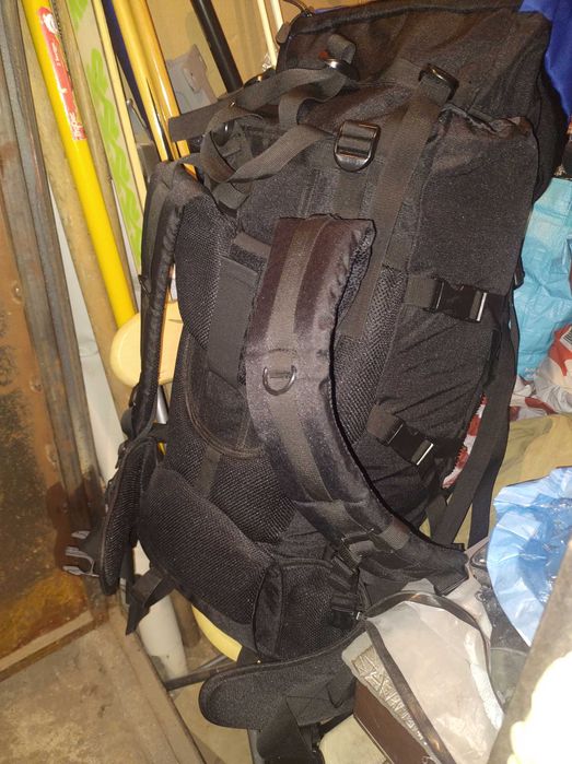 Продавам туристическа раница