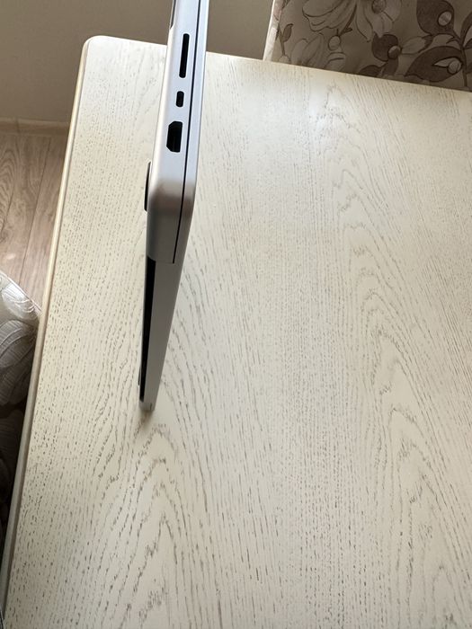 Нов Apple MacBook Pro 14 (2021), Apple M1 Pro, RAM 16GB,1TB SSD