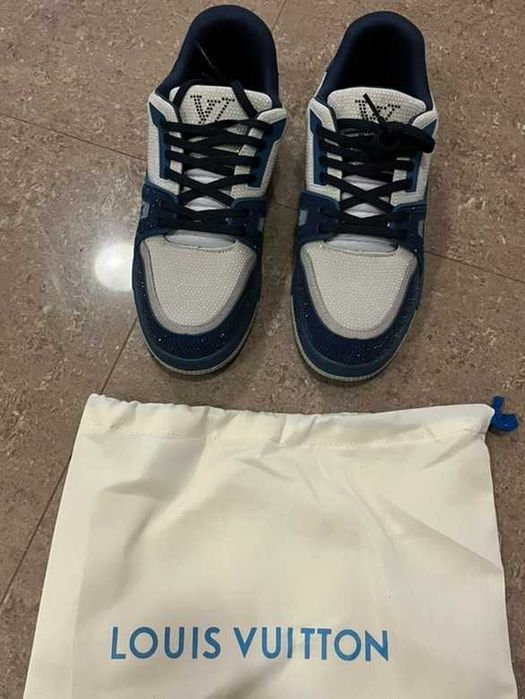 LV Trainer Blue Crystals