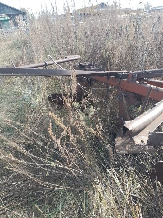 Продам плуг 4 лемеха