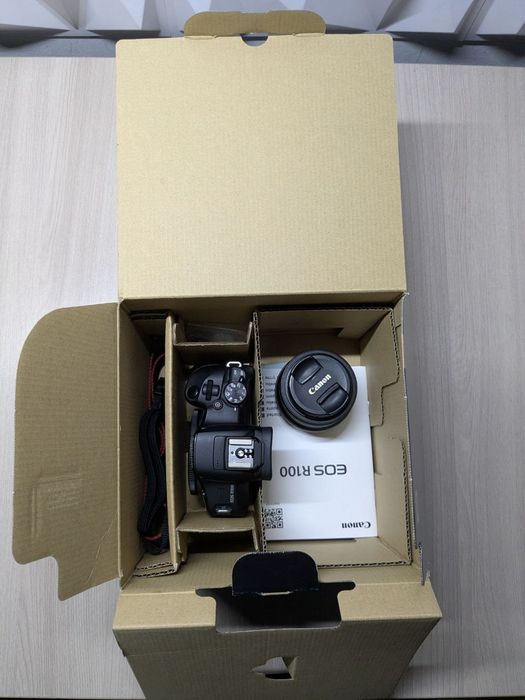 Фотоаппарат CANON R100