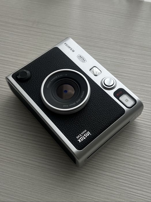 Фотоаппарат Instax mini evo
