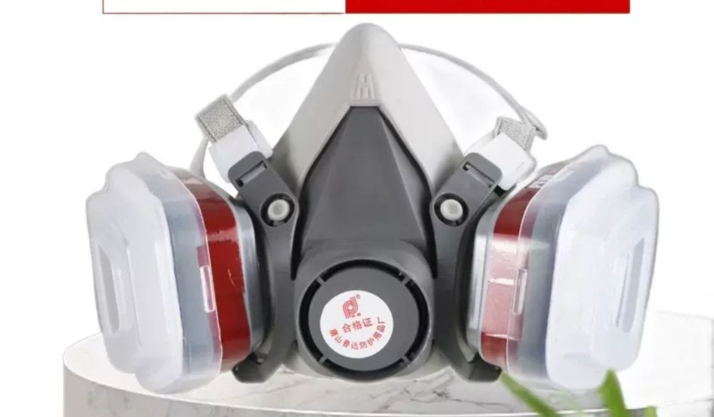 Продаю противагаз новый подробно по телефону