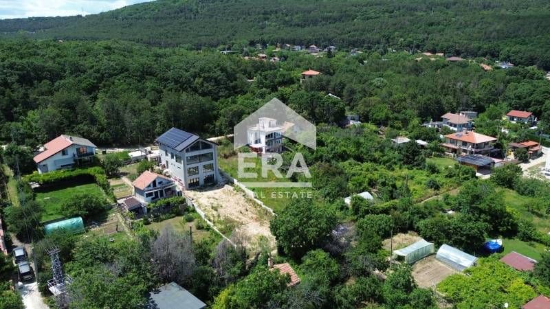 Ексклузивен, урегулиран поземлен имот за продажба, с ПУП, вода и морск