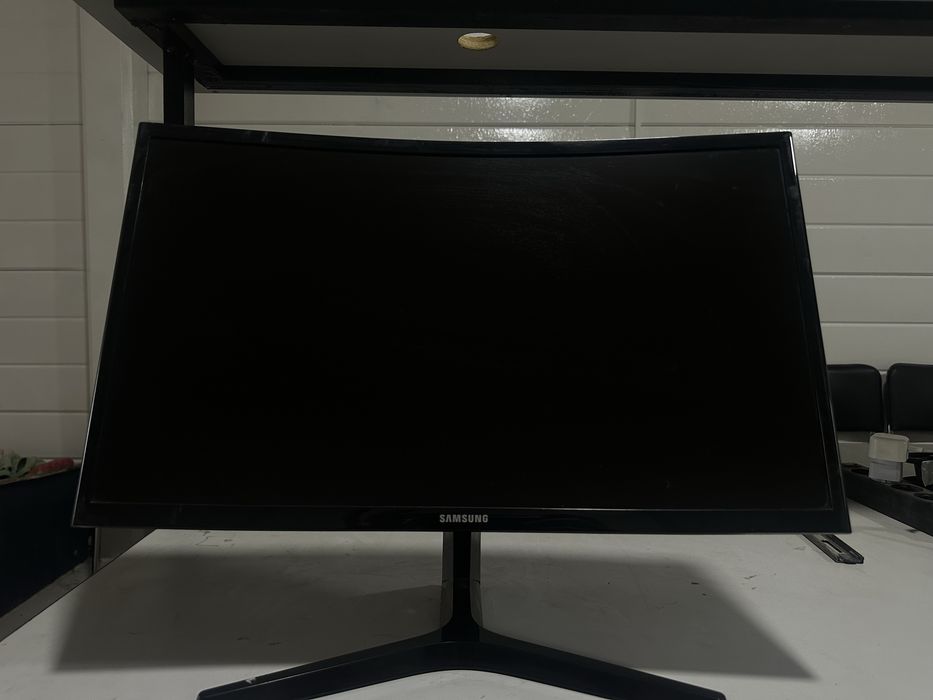 SAMSUNG 24 Monitor 9 ta bor