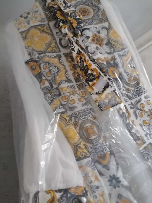 Жаңа көйлектер сатылады