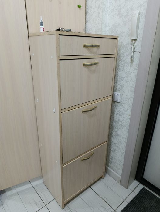 Продам шкаф в комплекте с обувницей
