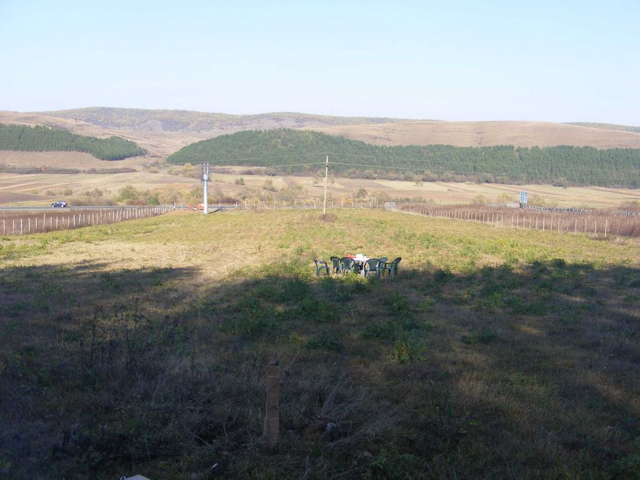 PF inchiriez 11000 mp teren in Gilau aproape autostrada acces din DN1