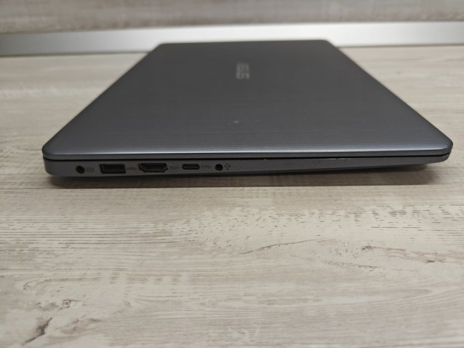 Laptop Asus Vivobook i7-8550U