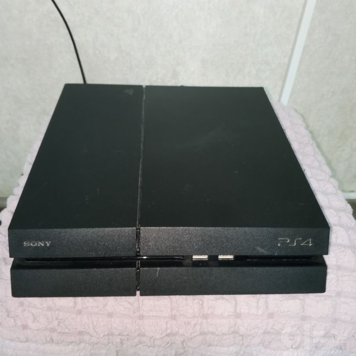 Playstation 4 sotiladi