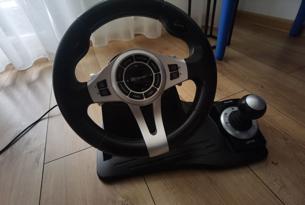Volan cu pedale Tracer