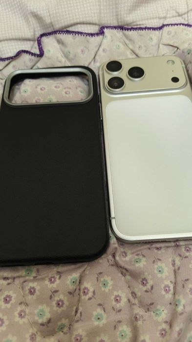 T 888 iPhone 17 pro max o'xshagan