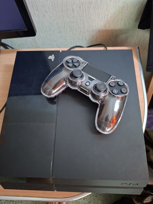 PlayStation 4 fat 500g с играми