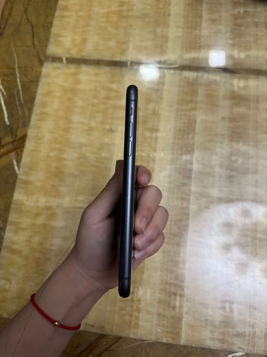 Продам iPhone 11 в хорошем состоянии