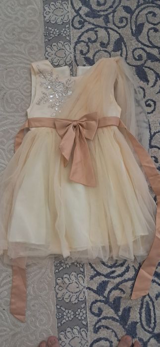 Көйлектер сатылады