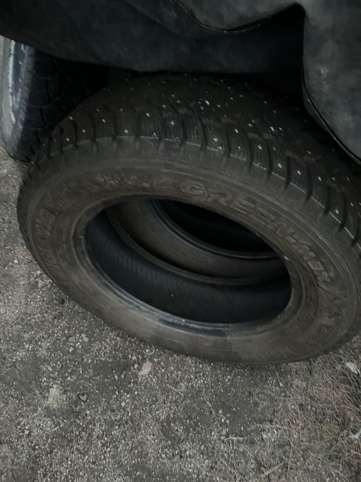 Продам резизу комплект 215/65/16