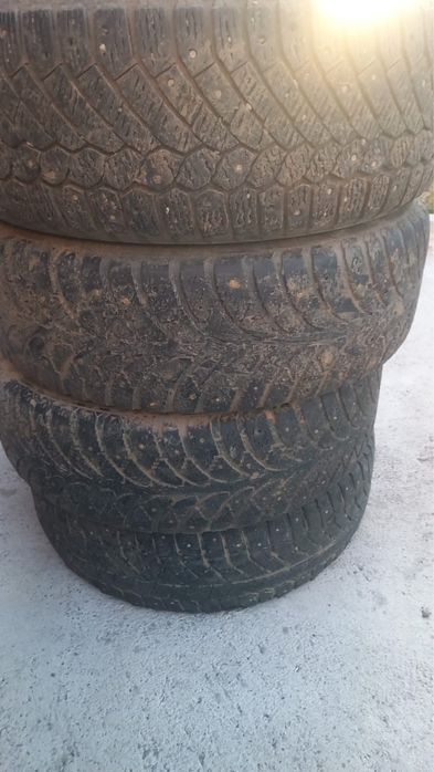 Продам зимние шины 205/60/16