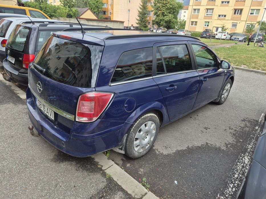 OPEL Astra 2011 — imagine 2