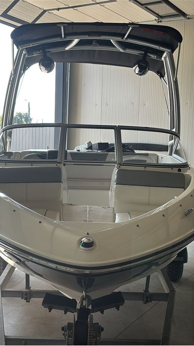 Bayliner 175 GT bowrider 135 hp 2015 gata de apa