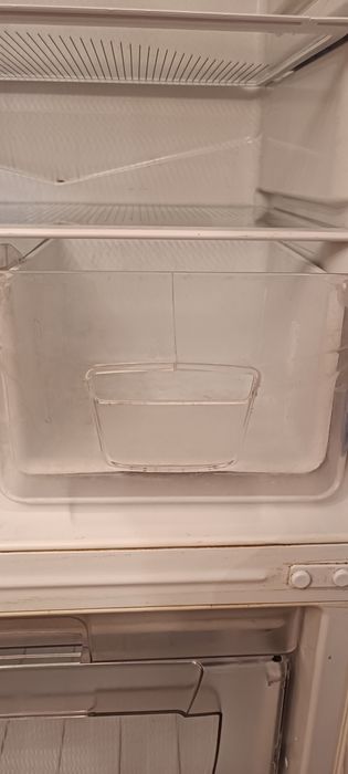 Продаю холодильник Indesit