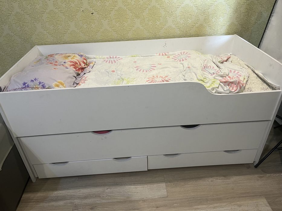 Кровать двухярустный