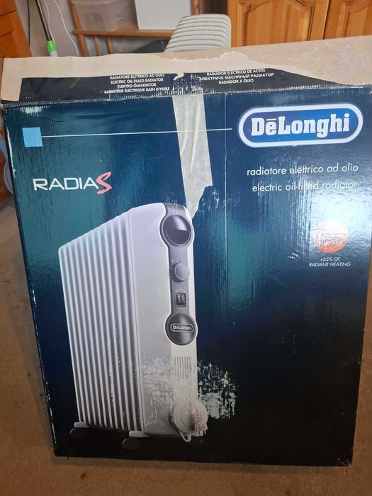 DeLonghi TRRS1225 маслен радиатор 2500W, 12 ребра – като нов
