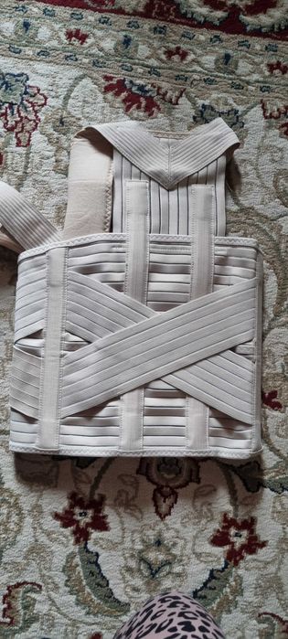Corset pentru indrptarea spatelui