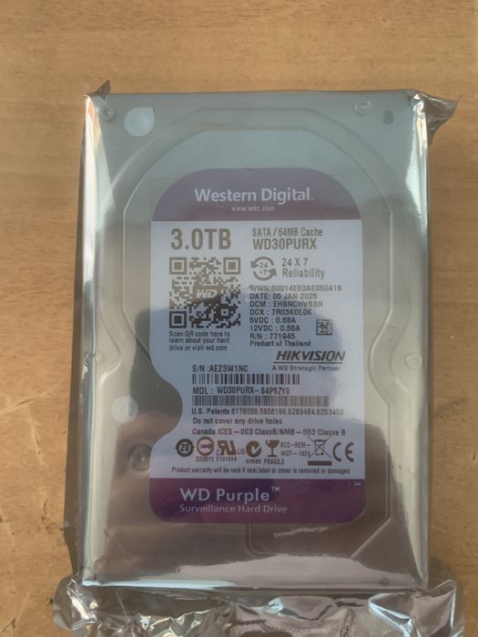 3 Tb hard disk sotiladi.