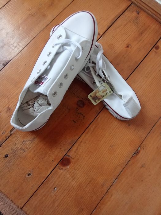 tenesi  converse