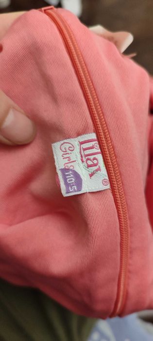 Платье розовое с пойетками на 5-6 лет новое