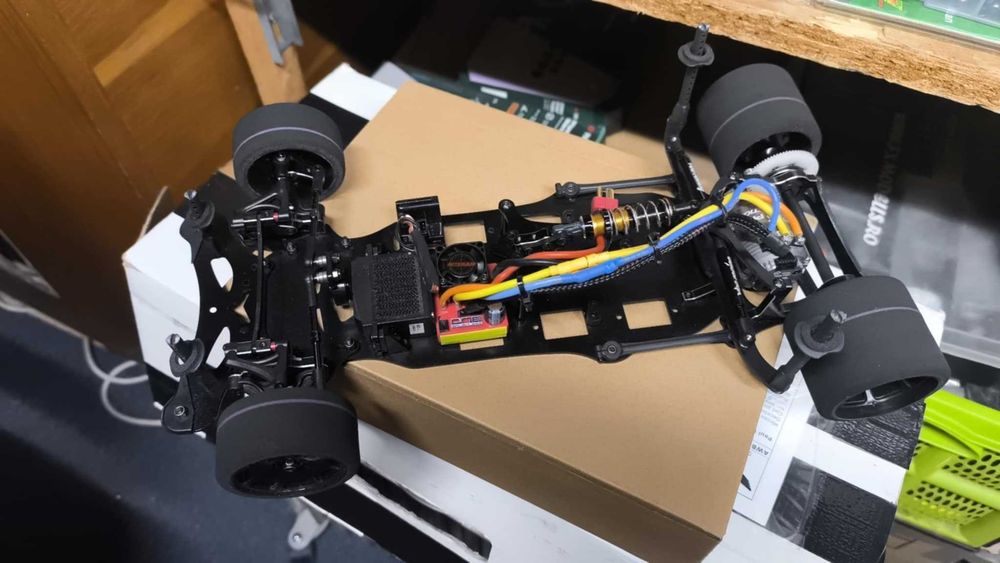 Automodel masinuta carbon 1:10 RTR Toyota GT 80km+ (Hpi, Arrma,Traxxas)
