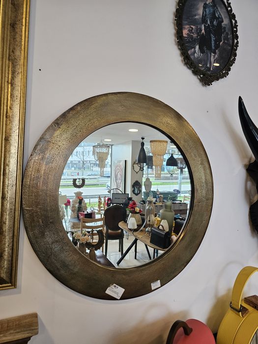 Огледало с масивна метална ръчно кована рамка от  цветен метал