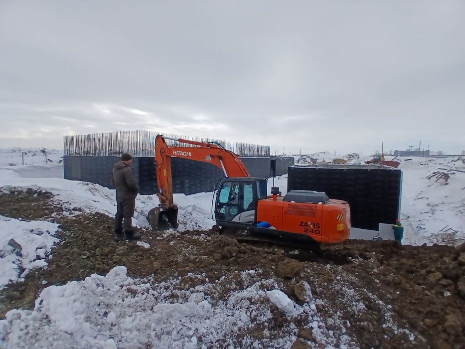 Экскаватор в аренду