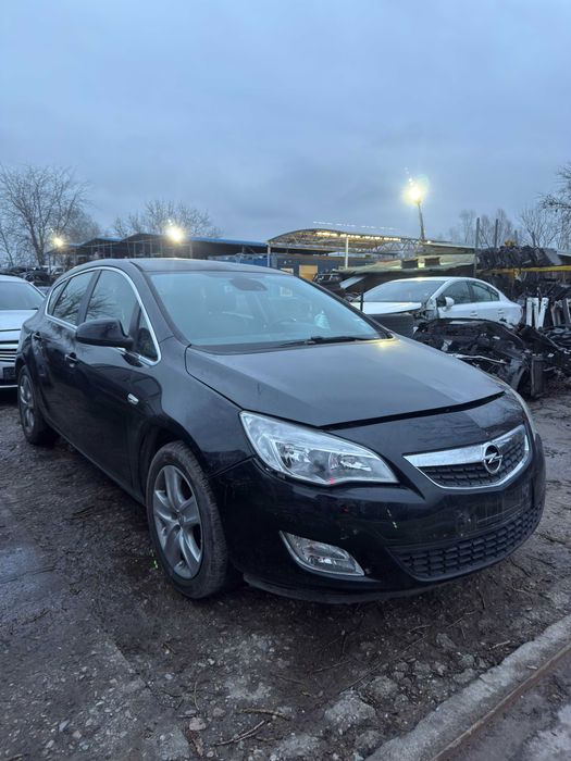 Opel Astra J 1.7CDTi + 1.4i 2009-2016г. на части + други цветове