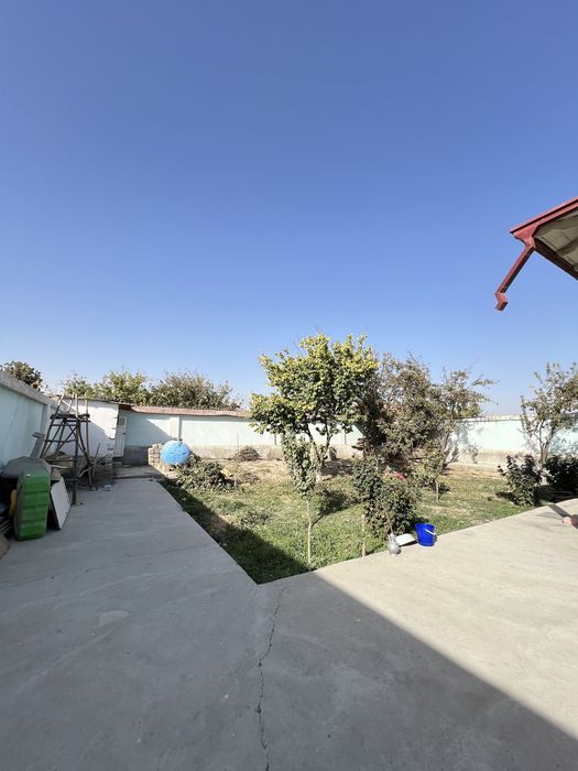 6 sotixlik 5 ta xonadan iborat pishig' g'ishda qurilgan uy